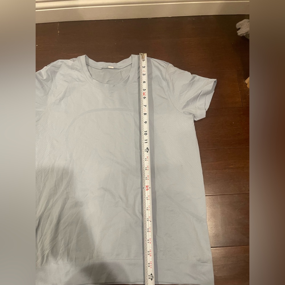 lululemon Light Blue Short sleeve shirt - Picture 3 of 6